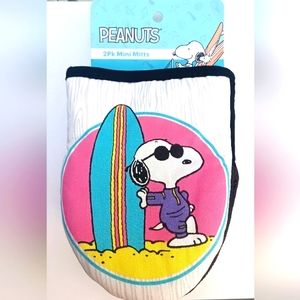 Snoopy joe cool surfer mini oven mitts